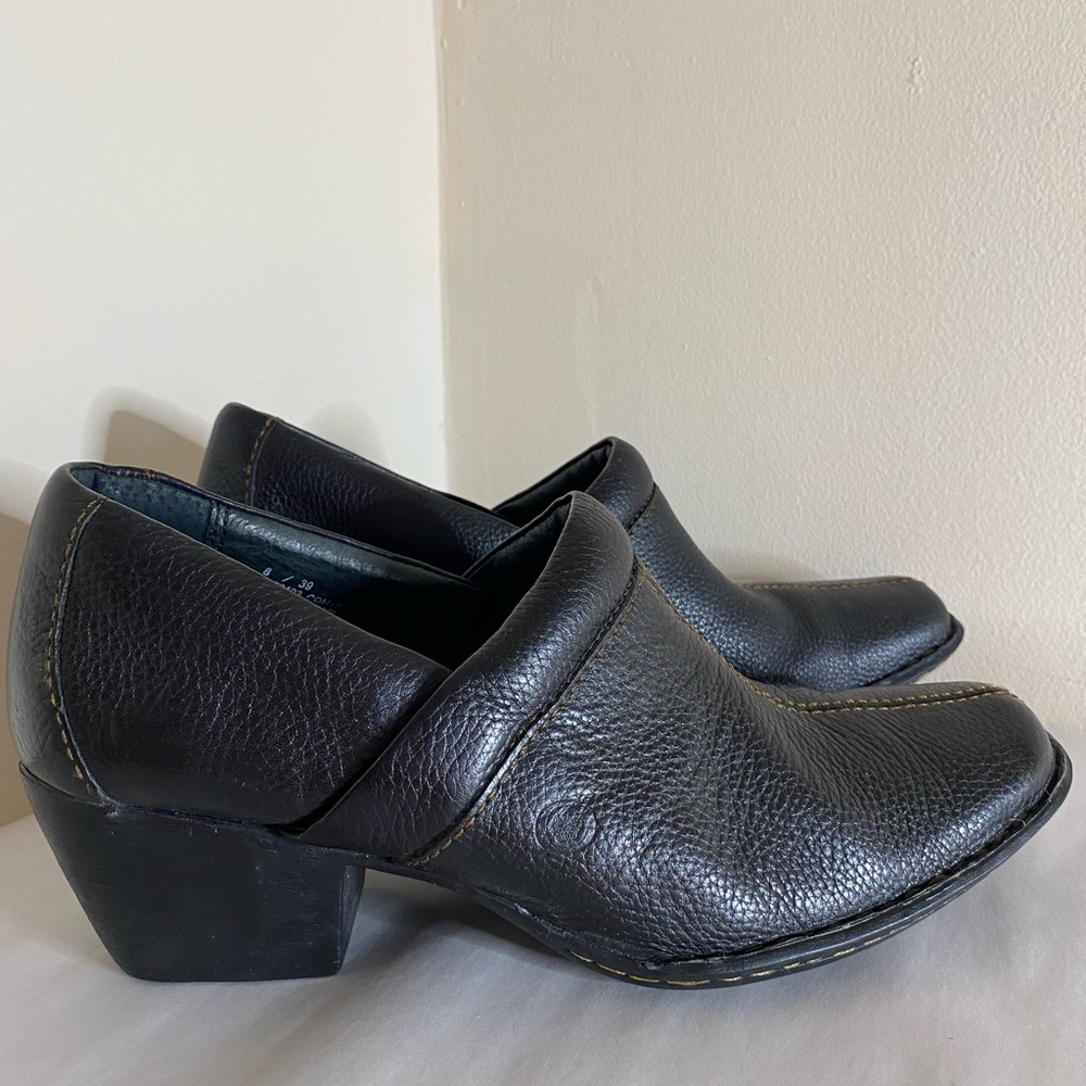 Born women's size 8 / 39 black leather heeled square toe booties chunky heel